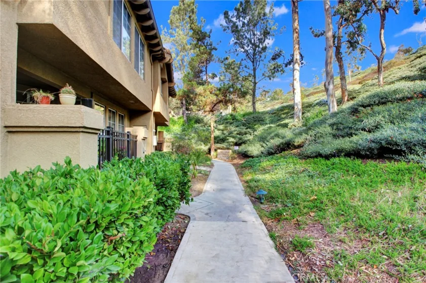 91 Waxwing Lane photo 1