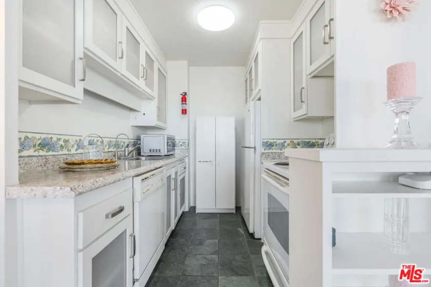 10501 Wilshire Boulevard #1508 photo 26