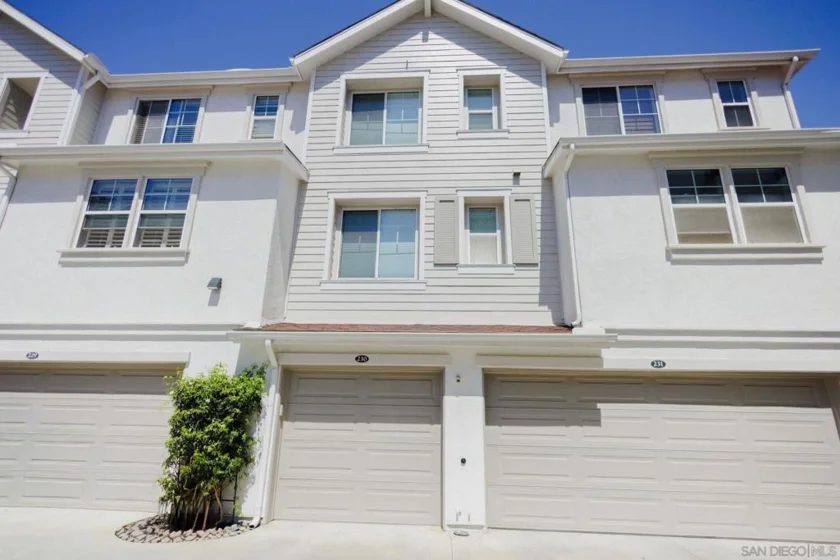 810 Harbor Cliff Way #230 photo 1