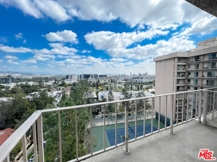 100 S Doheny Drive #920 photo 5
