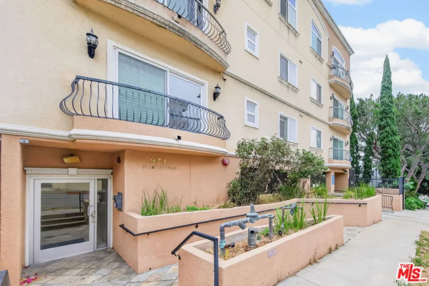 971 S St Andrews Place #301 photo 13