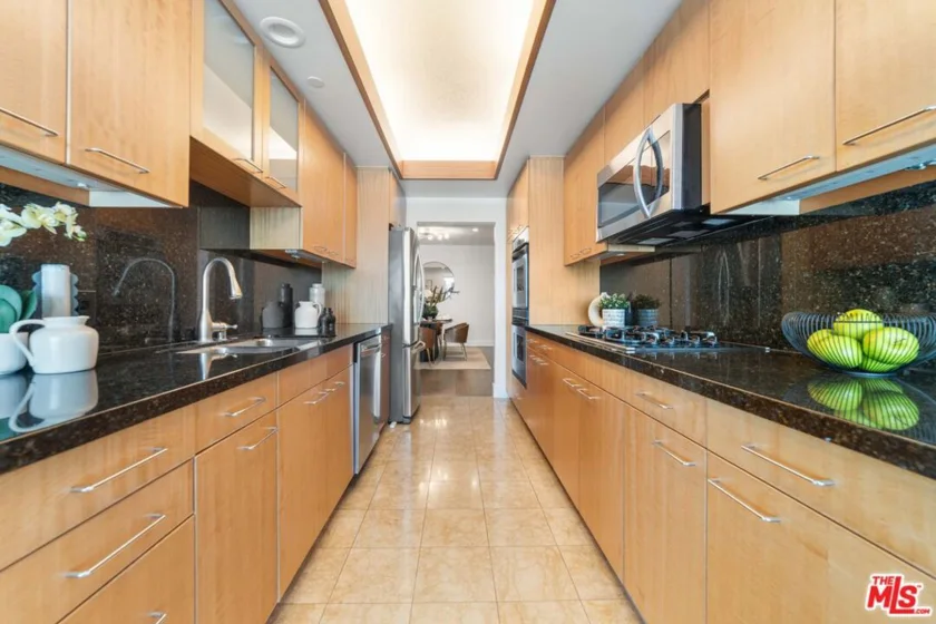 13600 Marina Pointe Drive #1904 photo 20