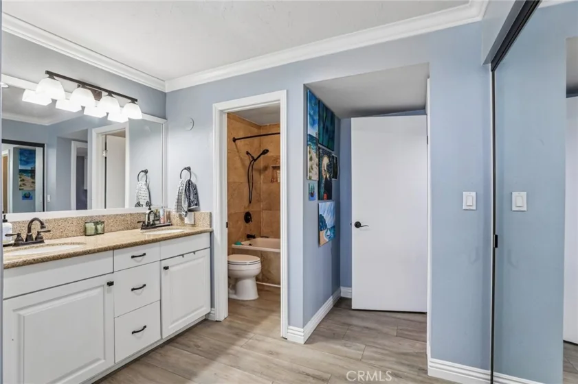 2330 Vanguard photo 16