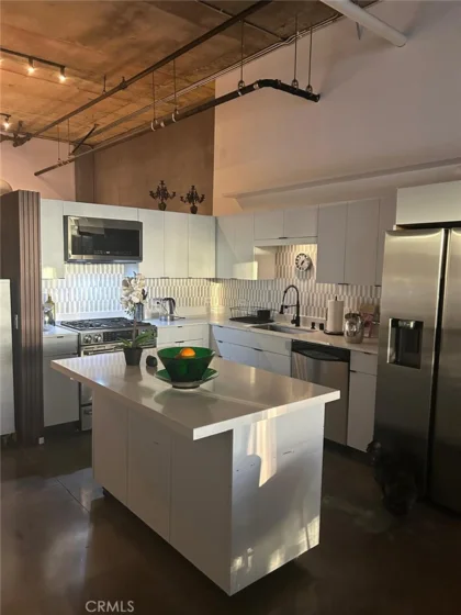 510 S Hewitt Street #515 photo 11