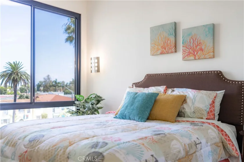 1310 E Ocean #401 photo 27