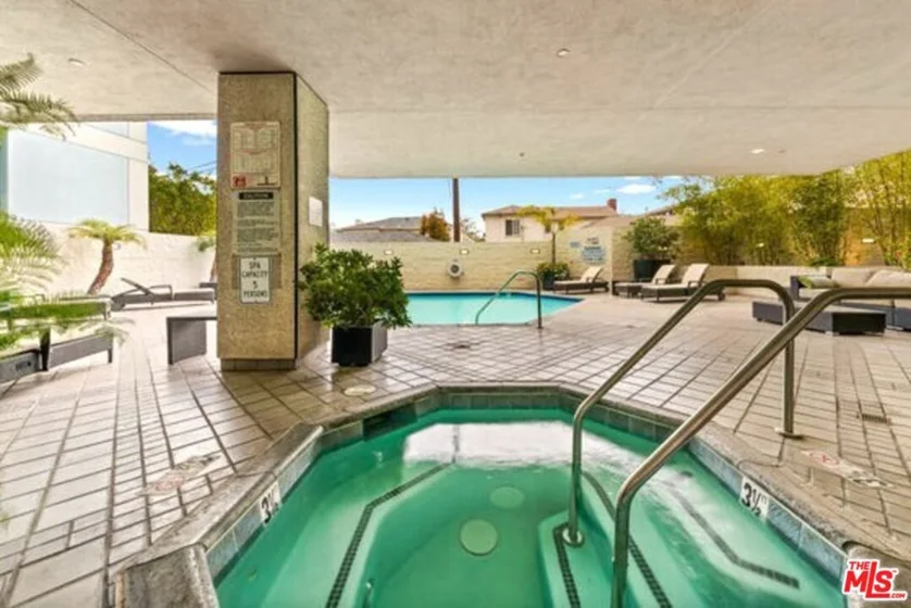 10350 Wilshire Boulevard #404 photo 19