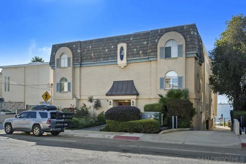 3828 Riviera Drive #2B photo 13