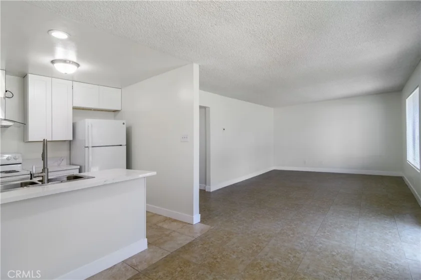 5530 Ackerfield Avenue #402 photo 1