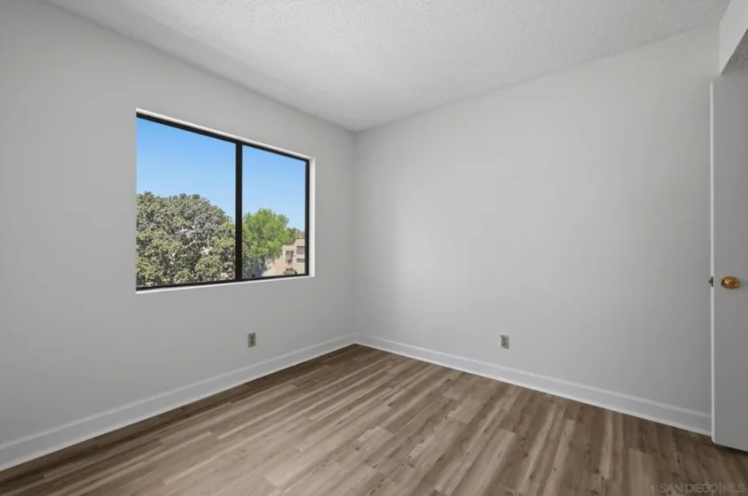 5649 Lake Park #301 photo 22