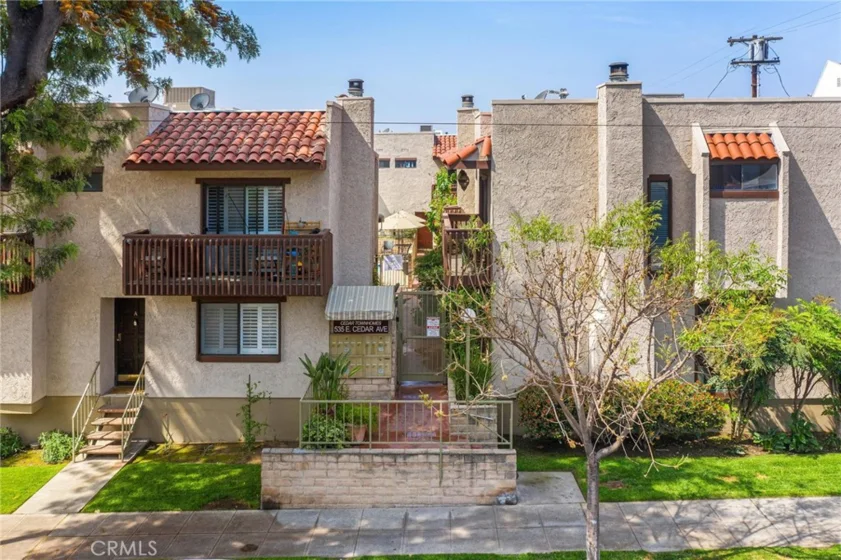535 E Cedar Avenue #L photo 1