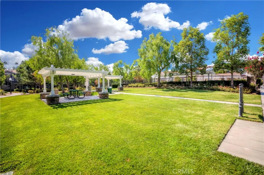 2260 Clark photo 19