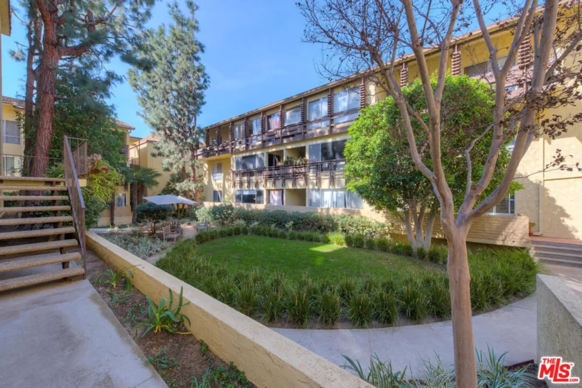 6250 Buckingham #204 photo 37