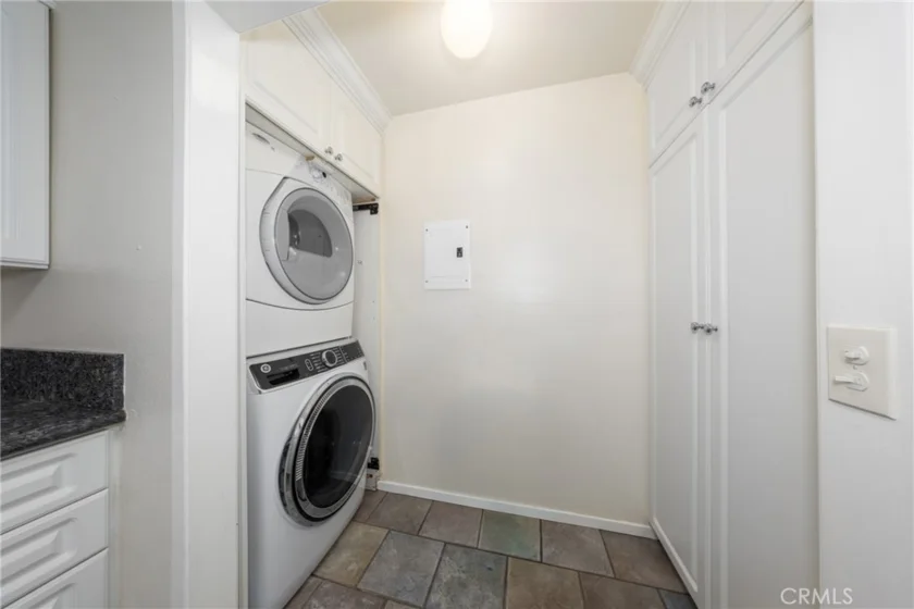 855 Las Lomas #B photo 11