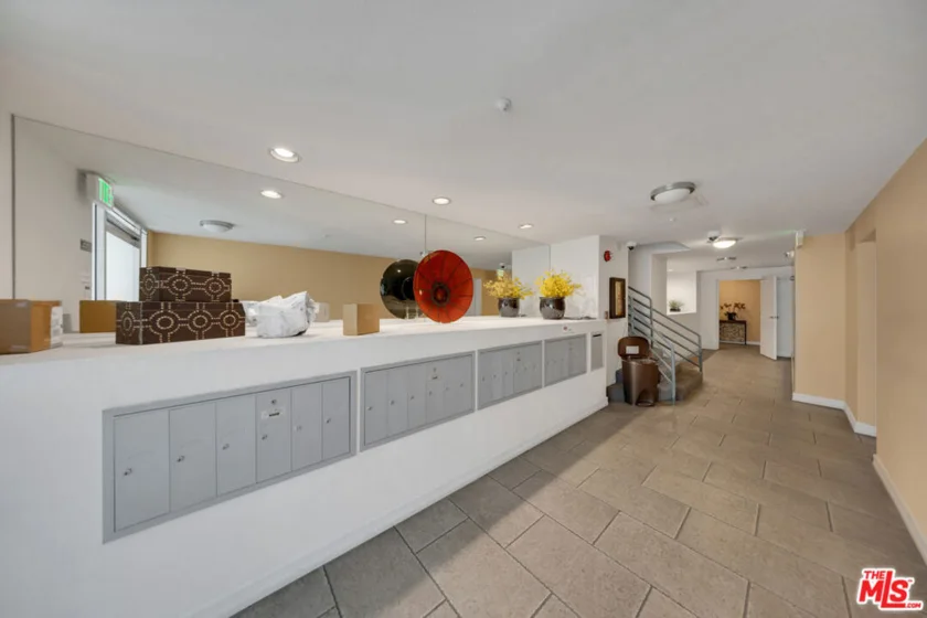 1872 Midvale Avenue #205 photo 38