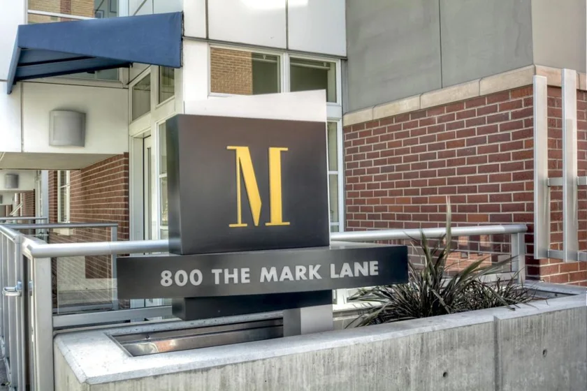 800 The Mark #2002 photo 20