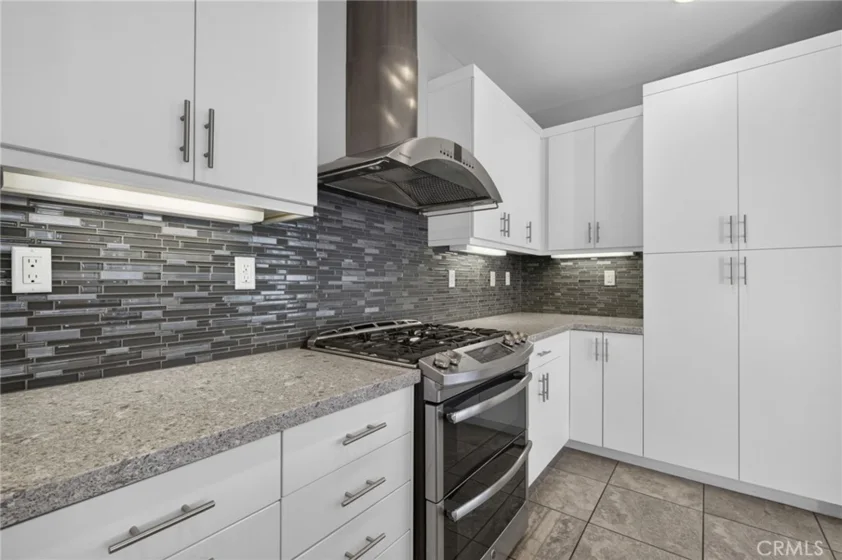 821 Brickyard photo 20