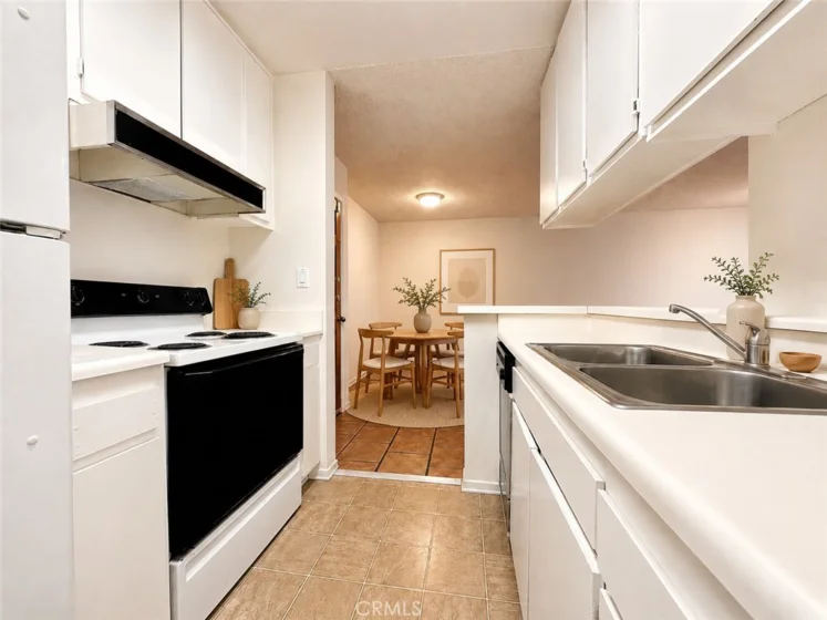 18307 Burbank Boulevard #131 photo 6