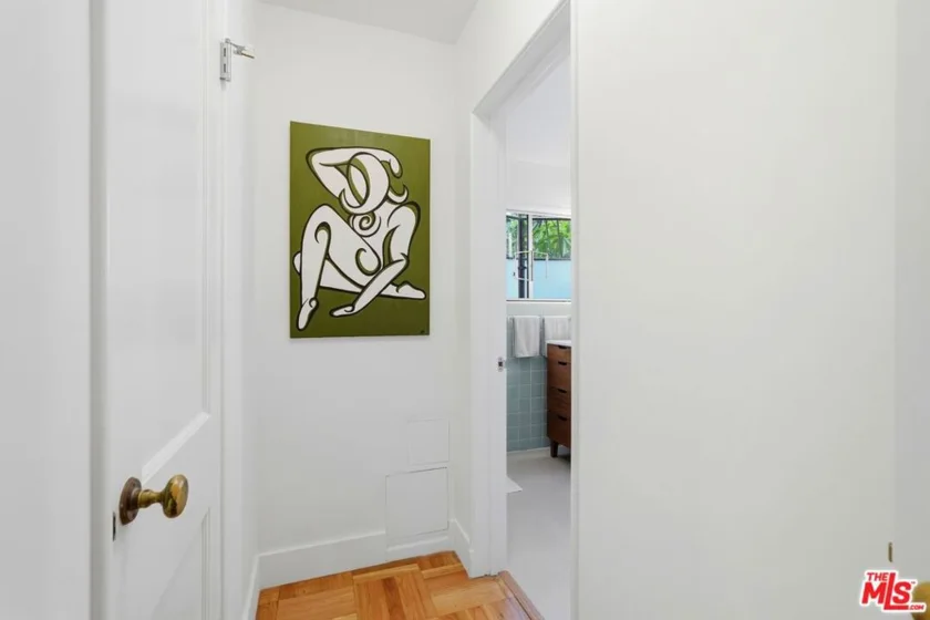 5327 Village photo 18