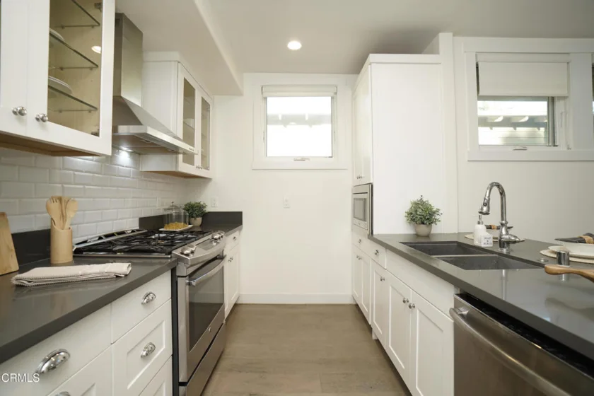385 S Marengo Avenue #205 photo 7