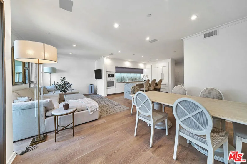 132 N Swall Drive #301 photo 3