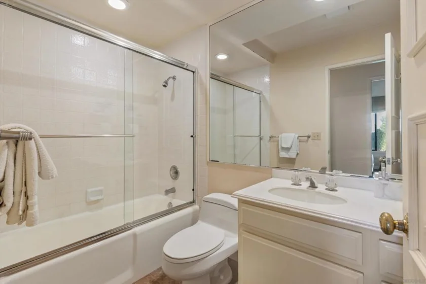 6667 La Jolla Scenic Drive South photo 18