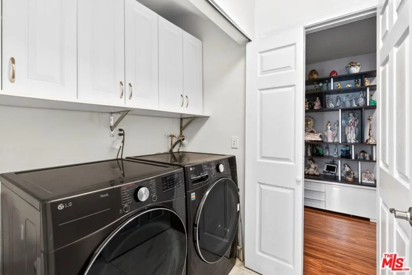 4822 Van Noord Avenue #6 photo 20