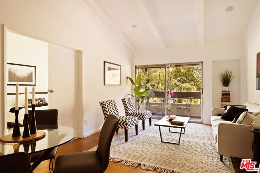 2700 Cahuenga Boulevard #4303 photo 32