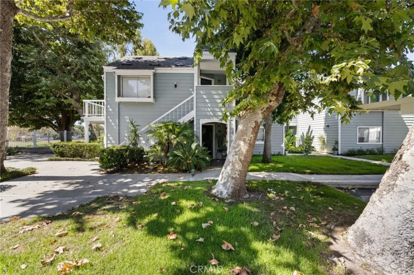 6024 Bixby Village Drive #77 photo 1