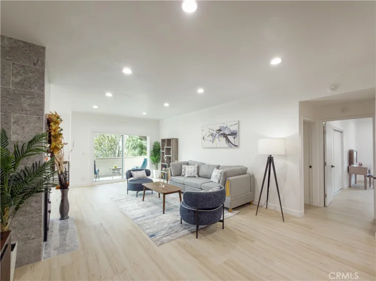 1944 Glendon Avenue #209 photo 4