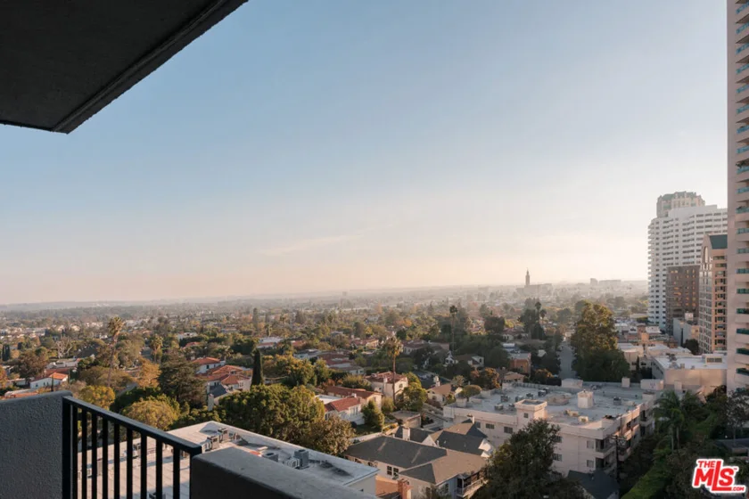 10450 Wilshire Boulevard #12C photo 4