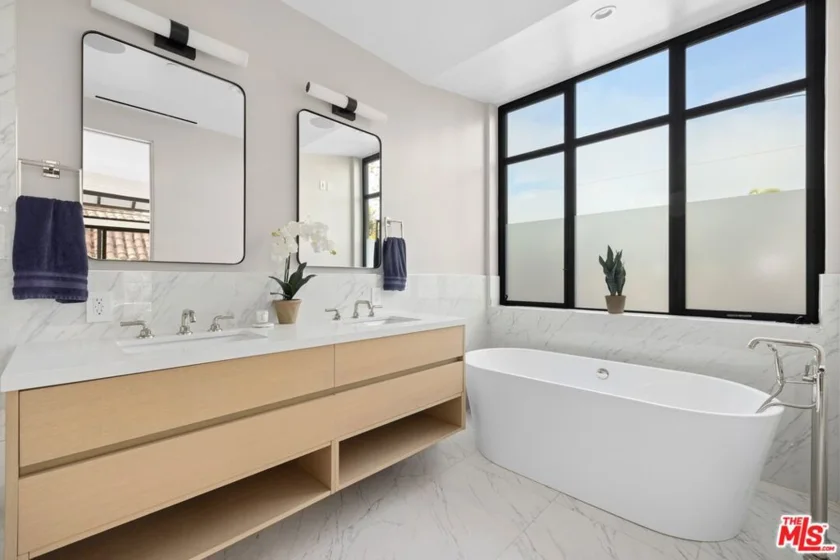 1037 21st Street photo 9