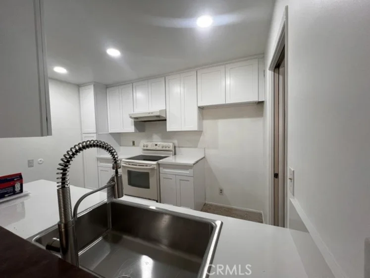 5600 Kensington Way #209 photo 1