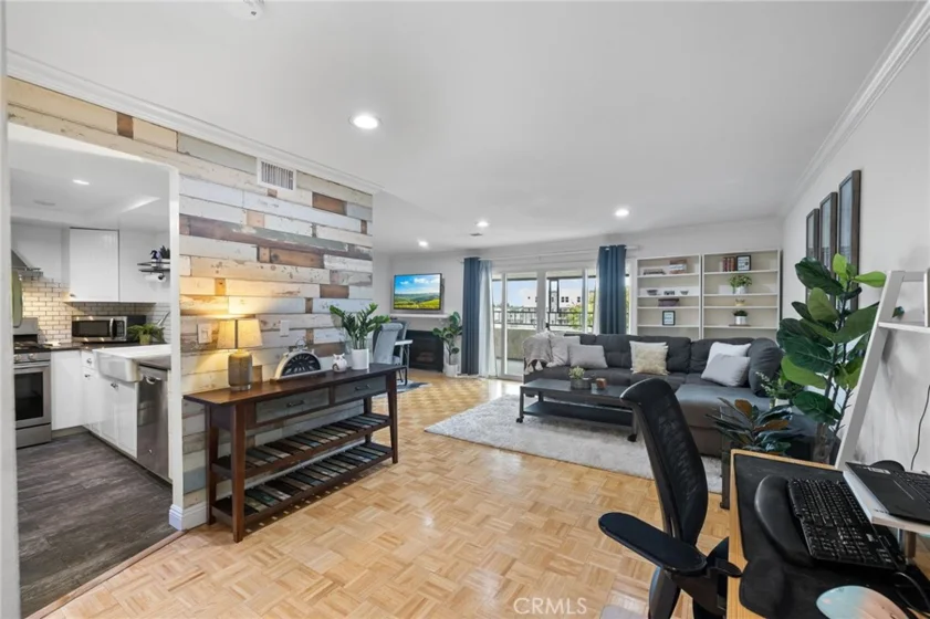 1117 Rosecrans Avenue #15A photo 3
