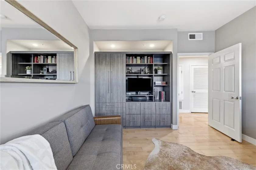 14271 Dickens Street #201 photo 18