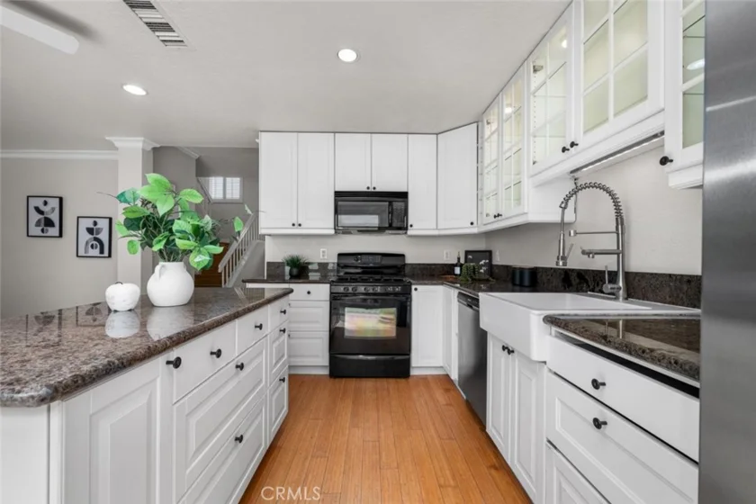 152 Greenmoor #64 photo 8