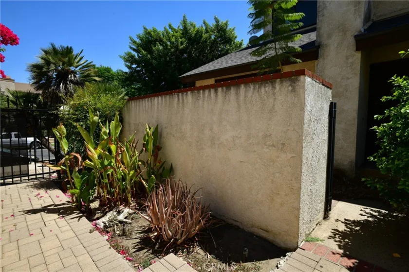 9601 Sylmar Avenue #1 photo 3