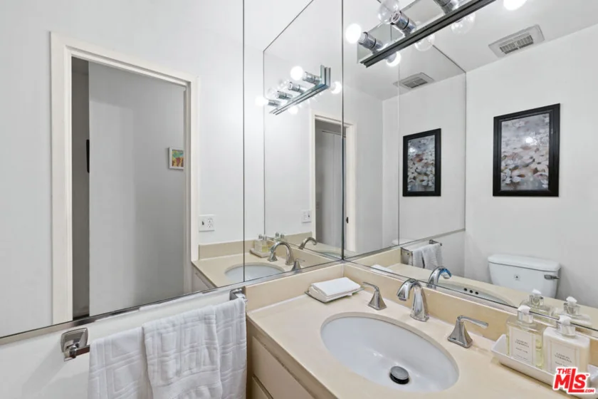 100 S Doheny Drive #512 photo 27