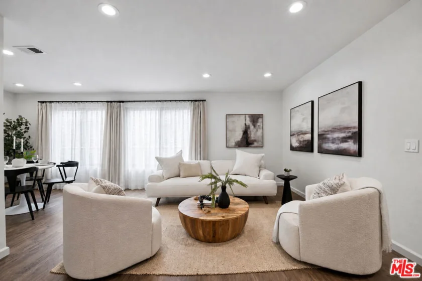 21811 Saticoy Street #23 photo 12