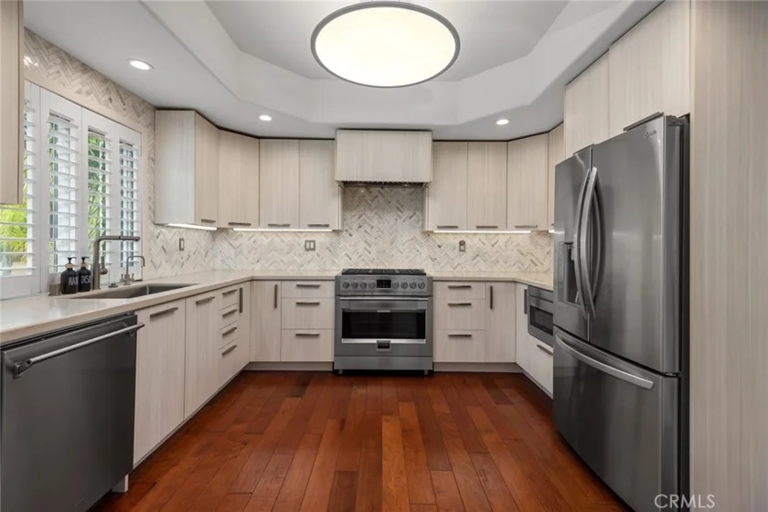 12841 Bloomfield Street #304 photo 1