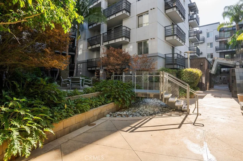 629 Traction Avenue #312 photo 20