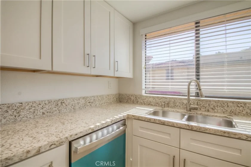 25261 Tanoak photo 19