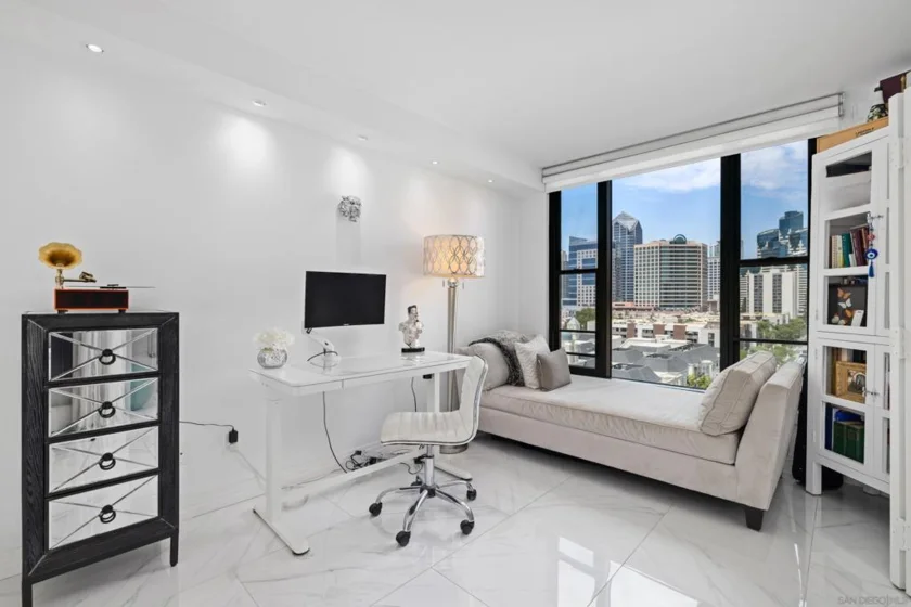 500 W Harbor Drive #1013 photo 33
