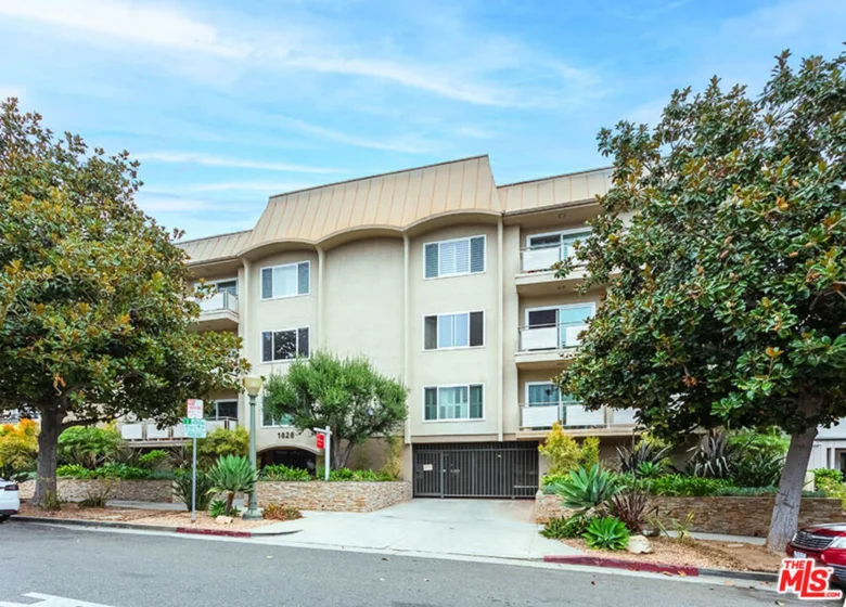 1828 Holmby Avenue #303 photo 1