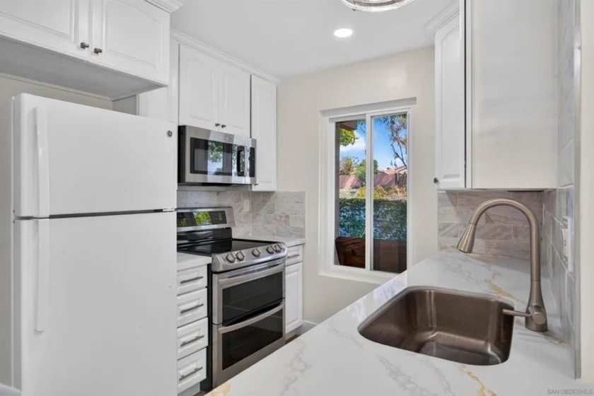 8318 Panorama Ridge Court photo 7