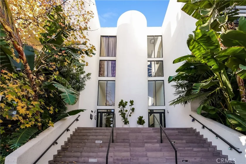 1201 Larrabee Street #108 photo 1