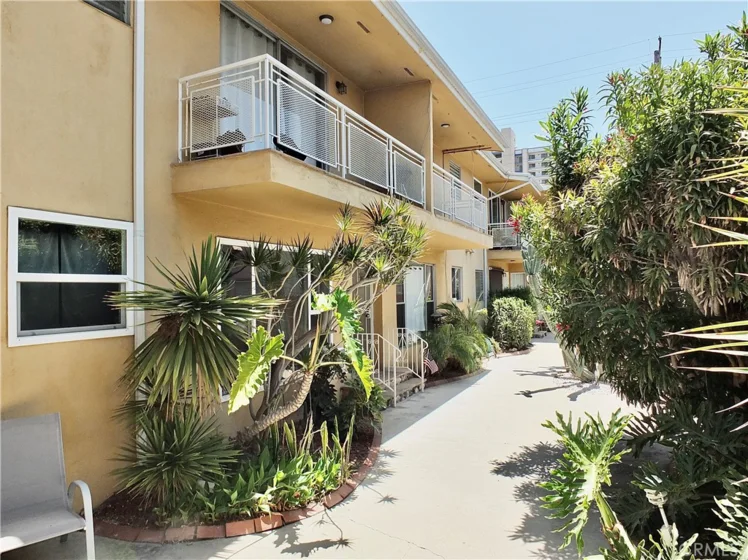1724 E 1st Street #9 photo 6
