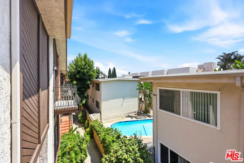 14937 Sherman Way #2 photo 40