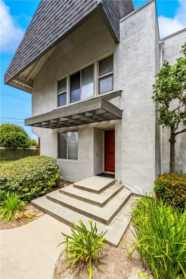 6800 Lampson photo 1