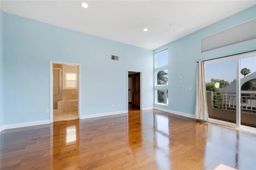 2125 S Bentley Avenue #101 photo 15