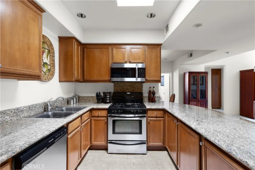 14343 Burbank Boulevard #301 photo 3